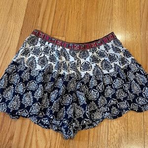 LA Hearts. Printed Shorts. Size M.